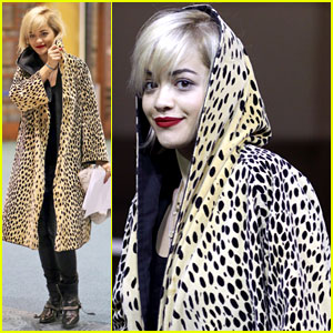 Rita Ora: Late-Night Vancouver Arrival!