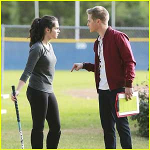 Lucas Grabeel & Vanessa Marano: Field Hockey Fights on 'Switched at Birth'