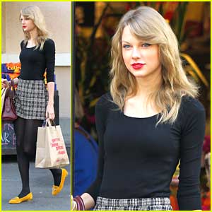 Taylor Swift: LA Grocery Store Stop Amid Rhode Island Home Construction