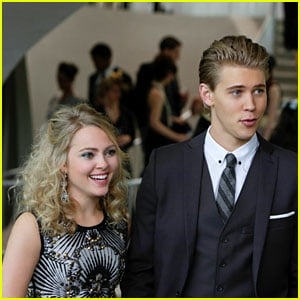 'The Carrie Diaries' Season Finale: Is Carrie Moving to Cali? (Exclusive Clip)
