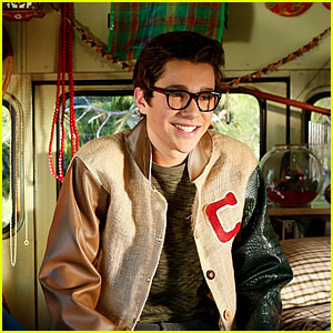 Austin Mahone on 'The Millers' - First Look Photo!