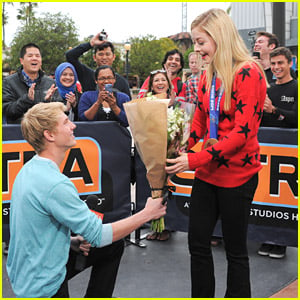 Gracie Gold Surprised by Prom Asker Dyer Pettijohn on 'Extra' Set