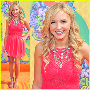Audrey Whitby's Beauty Shines in Coral at Kids' Choice Awards 2014!