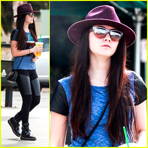 Isabelle Fuhrman: Double Starbucks Drinks To Go