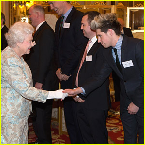 Niall Horan Meets Queen Elizabeth II!