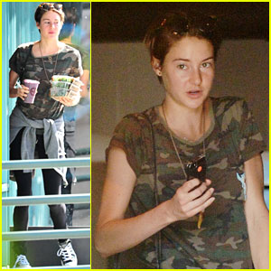Shailene Woodley Packed Jeans & Flip Flops for the 'Divergent' Premiere