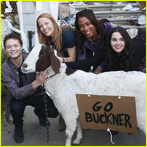 Vanessa Marano & Katie Leclerc Steal A Goat on 'Switched at Birth'!