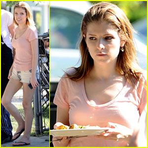 Anna Kendrick Grabs Lunch on First Day of 'Cake' Filming (And No, She Didn't Eat Cake)
