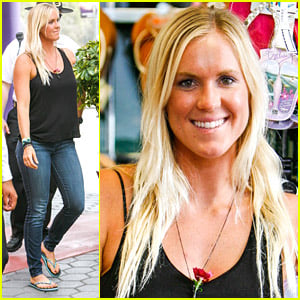 Surfer Bethany Hamilton Launches Limited Edition Flip Flop Cobain Collection