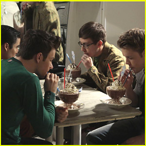 The 'Glee' Guys Have A Bro-Date in Tonight's Episode