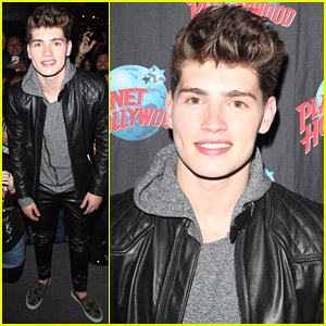 Gregg Sulkin Promotes 'Faking It' at Planet Hollywood