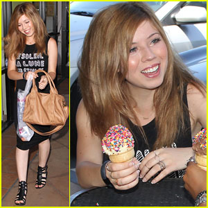 Jennette McCurdy Indulges in Yummy Ice Cream Cone on Hot L.A. Day