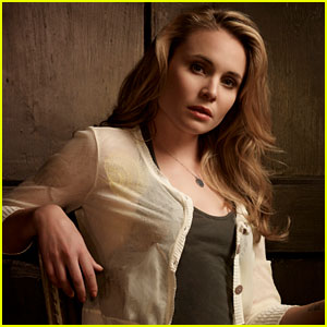 'The Originals' Interview: Leah Pipes on the Cami & Klaus Connection, & Which Couple She Ships!
