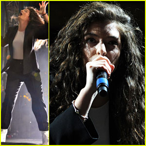 Lorde Dances in the Dark at Coachella 2014!