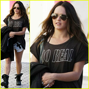 Rebecca Breeds Shops After Returning to Australia with Hubby Luke Mitchell