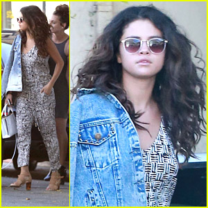 Selena Gomez Embraces Latina Hertage; Lets Her Curly Hair Go Free