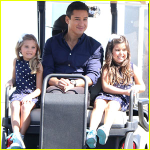 Sophia Grace & Rosie Are Golf Cart Cuties at 'Extra'