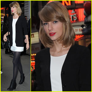 Taylor Swift Sings to Patients During Surprise Visit to Providence Children's Hospital