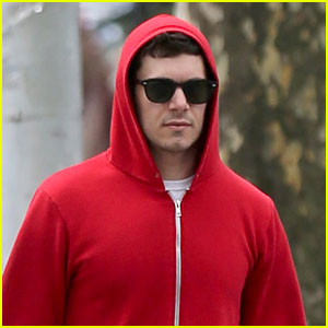 Adam Brody Does Dog Duty While Leighton Meester Performs on Broadway!