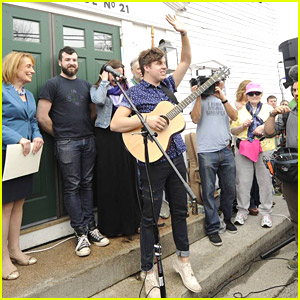 American Idol's Alex Preston Gives Mount Vernon Town Hall Concert During Home Town Visit