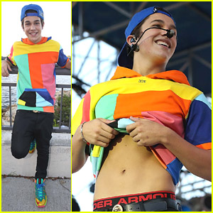 Austin Mahone Flashes Abs on Stage at Sunfest 2014