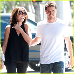 Italia Ricci & Robbie Amell Meet Up For A Mid-Week Lunch Date!