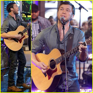 Phillip Phillips Performs 'Raging Fire' & 'Home' on GMA - Watch Now!