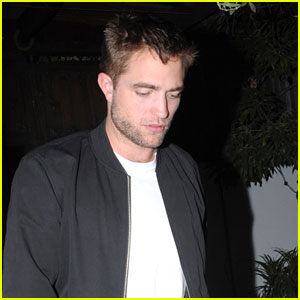 Robert Pattinson Grabs Dinner with a Mystery Blonde!
