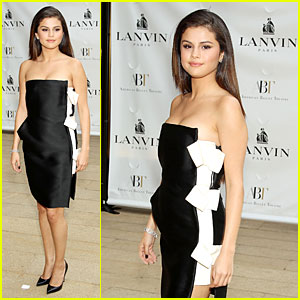 Selena Gomez Looks Effortlessly Beautiful at American Ballet Theatre Gala!