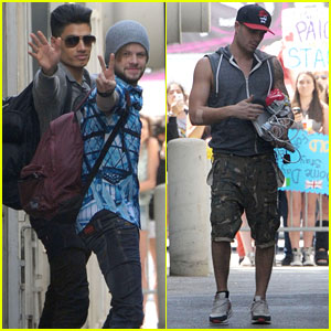 The Wanted Says Hi to Fans During Their Stop in LA!