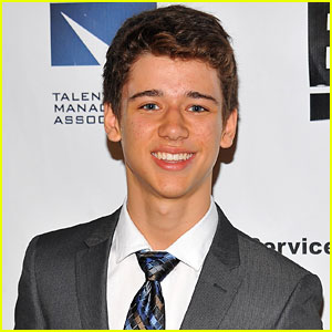 Uriah Shelton Joins 'Girl Meets World' as Cory's Younger Brother!