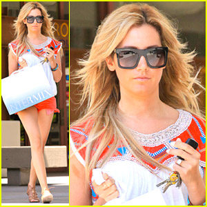 Ashley Tisdale Promotes 'Young & Hungry' Sweepstakes