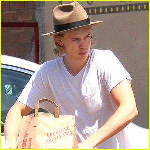 Austin Butler: Grocery Run After 'Death Of An Author' Opening Night