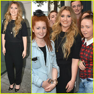 Ella Henderson Catches Up With Fans During Dublin Trip