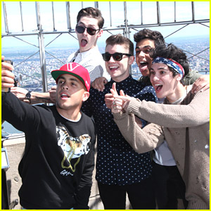 Midnight Red Take Over The Empire State Building's Observatory