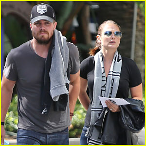 Stephen Amell Takes Wife Cassandra Jean to LA Kings Game