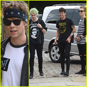 Ed Sheeran Covers 5 Seconds of Summer's 'She Looks So Perfect'