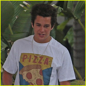 Austin Mahone Spends Last Day Before Tour Rehearsals at the Pool!