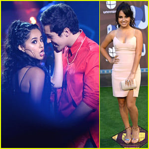 #Becstin Shippers Rejoice! Becky G Teases Austin Mahone On Stage During Premios Juventud 2014 - See The Pics!