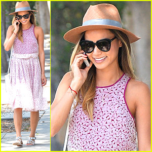 Jamie Chung Juices Up Before Holiday Weekend