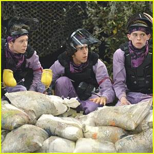 What A Friend -- Jack Ditches Jerry & Milton For Paintball Challenge on 'Kickin' It' Tonight!