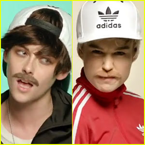 Kristen Stewart & Brie Larson Dress Up as Guys For Jenny Lewis' 'Just One of the Guys' Music Video - Watch Now!