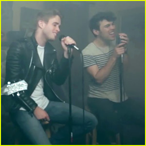 Max Schneider & The Summer Set Mash Up 'Shot of Pure Gold' & 'Lighting In A Bottle' - Watch Here!
