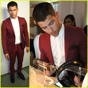 Nick Jonas Brings His 'Chains' To Young Hollywood Awards 2014
