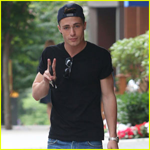 Colton Haynes Does the Ice Bucket Challenge with Emily Bett Rickards - Watch Here!