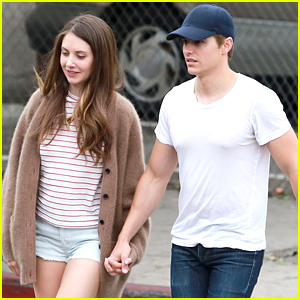 Dave Franco & Alison Brie Keep it Cute By Holding Hands