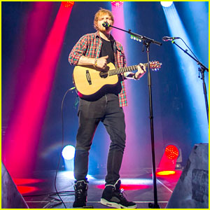 Ed Sheeran Performs for a Giant Crowd in Las Vegas!