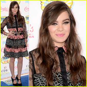 Hailee Steinfeld Goes Ultra-Chic for Teen Choice Awards 2014