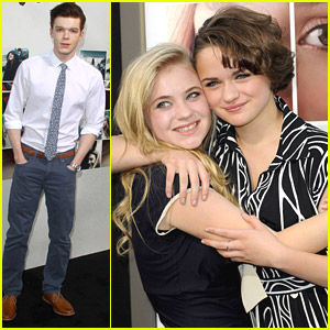 BFFs Joey King & Sierra McCormick Get Super Silly At 'If I Stay' Premiere