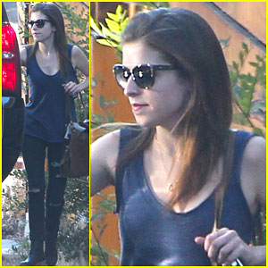 Anna Kendrick Gets Picked Up in a Limo!